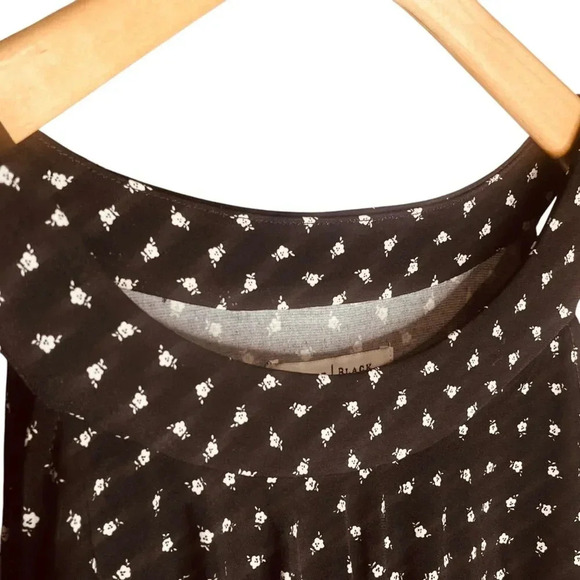 White House | Black Market Floral Tiered Ruffle Midi Dress - Picture 5 of 11